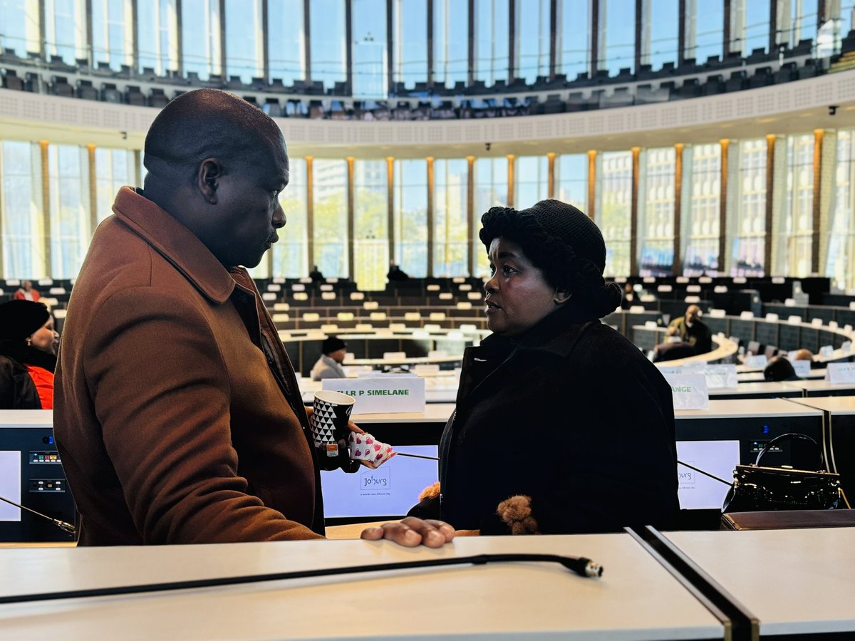 JoburgChiefWhip's tweet photo. Sanibonani, bahlali.

We’re attending the 28th Extra-Ordinary council meeting at the Constance Conny Bapela Council Chamber this morning. 

#WeServeJoburg #JoburgCouncil #JoburgCouncilWhip https://t.co/MLq3ien6nJ