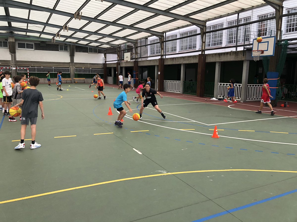 BCAtlantic's tweet image. Día 3 de nuestro Campus!! 

Nuestros jugadores y jugadoras ya están en marcha! Después del entrenamiento voluntario de las 07:30, nuestros chicos y chicas ya disfrutan de las primeras sesiones de la mañana guiadas por nuestro elenco de entrenadores!! 

Seguimos disfrutando…🧡🏀