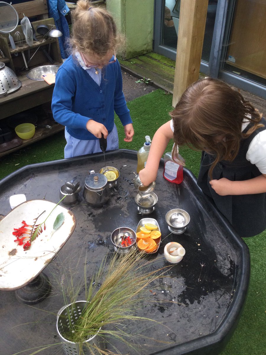 Following the children’s interests has resulted in a juice station in the outdoor area! Lots of language, cooperative play and problem solving... a super start to Tuesday in the Ladybird class!
