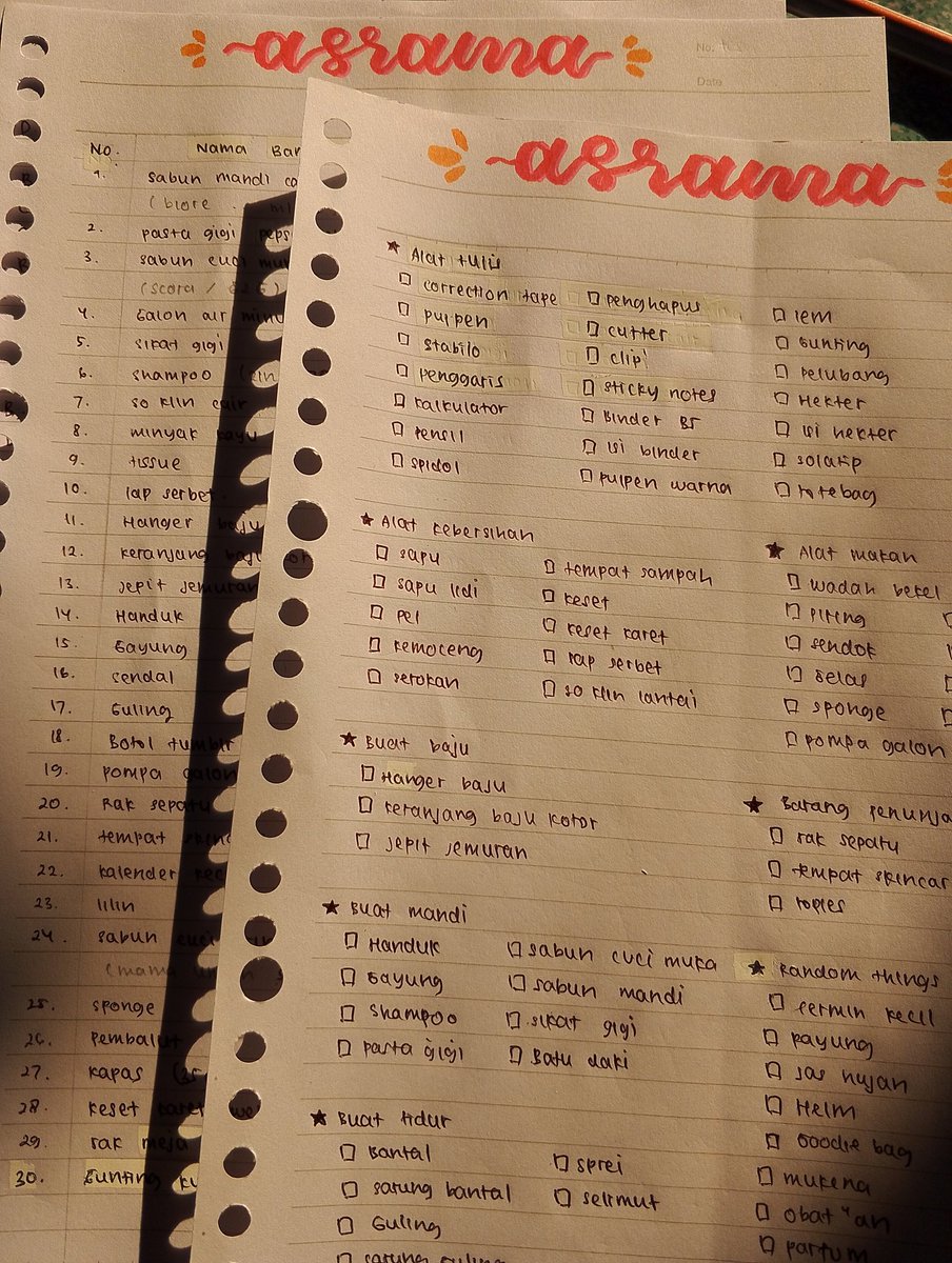 chrysosradium's tweet photo. aku bang yang baru nge-list kebutuhan asrama dan belum beli apa² 🧘 https://t.co/RPgnykI7ho