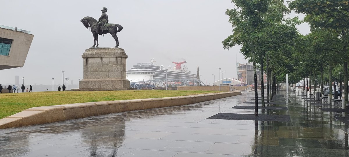 SteveMulville's tweet photo. Not the best of days here #inmyliverpoolhome for the @CarnivalCruise passengersπ’
π§βοΈπ§
#verybritishweather https://t.co/URuzOghcZn