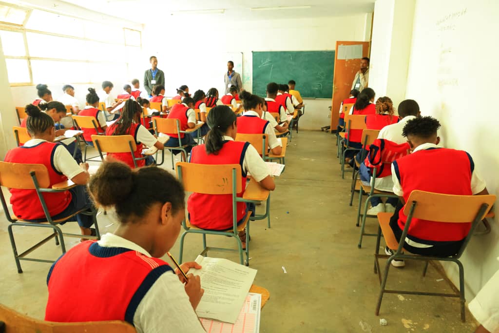aksumuniv's tweet photo. Grade 12 examinations are currently taking place at Aksum University in both paper-based and online formats. https://t.co/0mzX6Er4iU