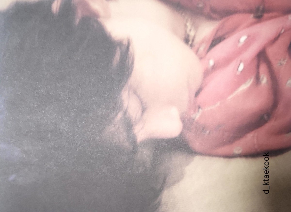 휀걸들을 위한 포토북이라더니 ㄹㅇ뷔가 내 남친이어야볼수있을법한사진들만수두룩한거진짜실화가...