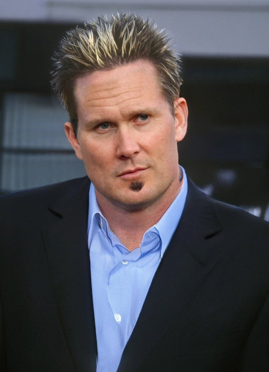 churnwell's tweet image. Sir Keir unrecognisable after unveiling prime ministerial soul patch and frosted tips.