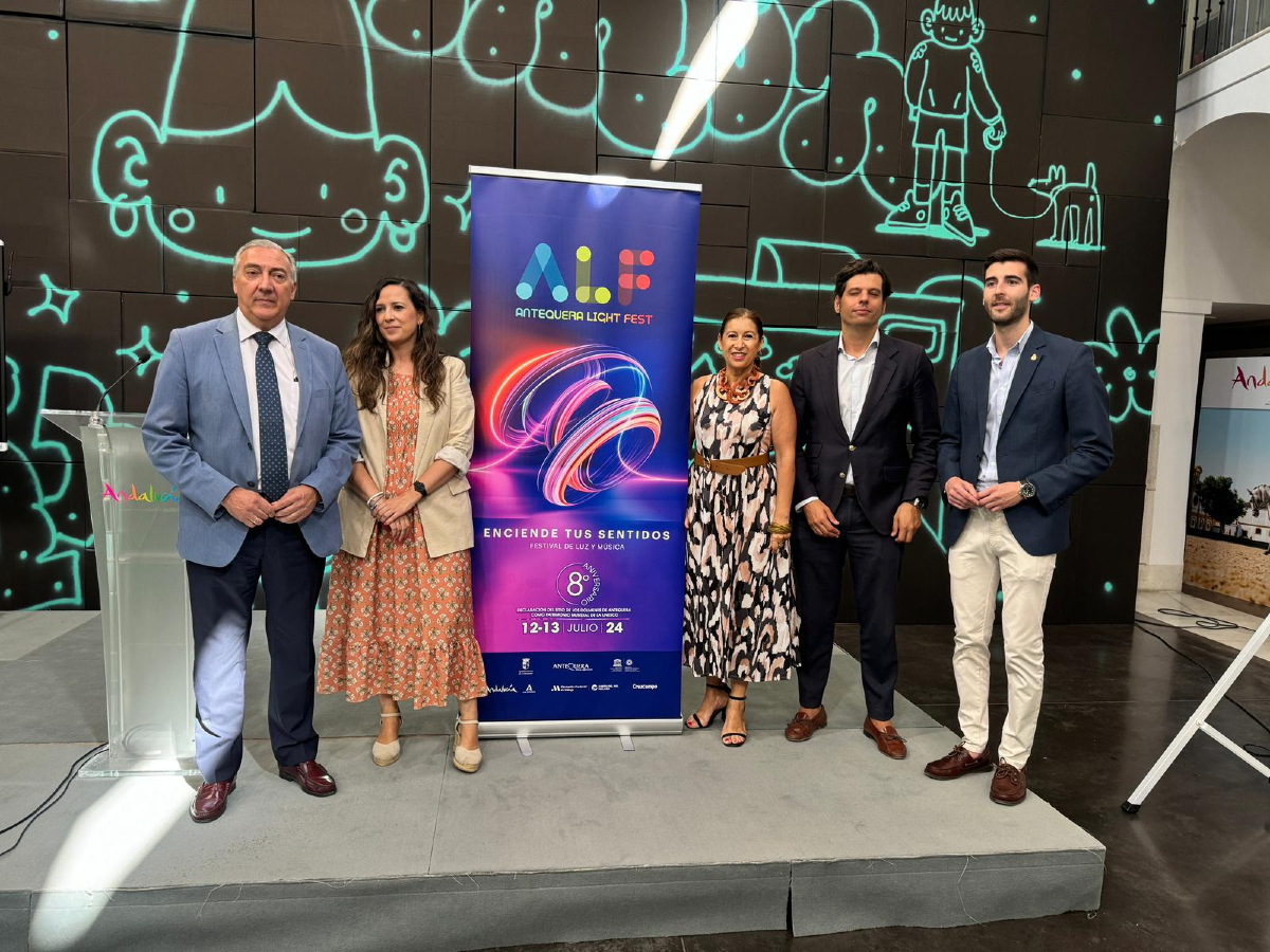 ✨ Presentación del Antequera Light Fest 2024 .

👥 Han acudido el alcalde de Antequera, <a href="/manolo_baron/">Manolo Barón 🇪🇸</a> , y la delegada territorial de Turismo, Cultura y Deporte, <a href="/Gemmadelcorral/">Gemma del corral</a> 

📍 <a href="/AytoAntequera/">Ayuntamiento de Antequera</a> 

#AntequeraLightFest