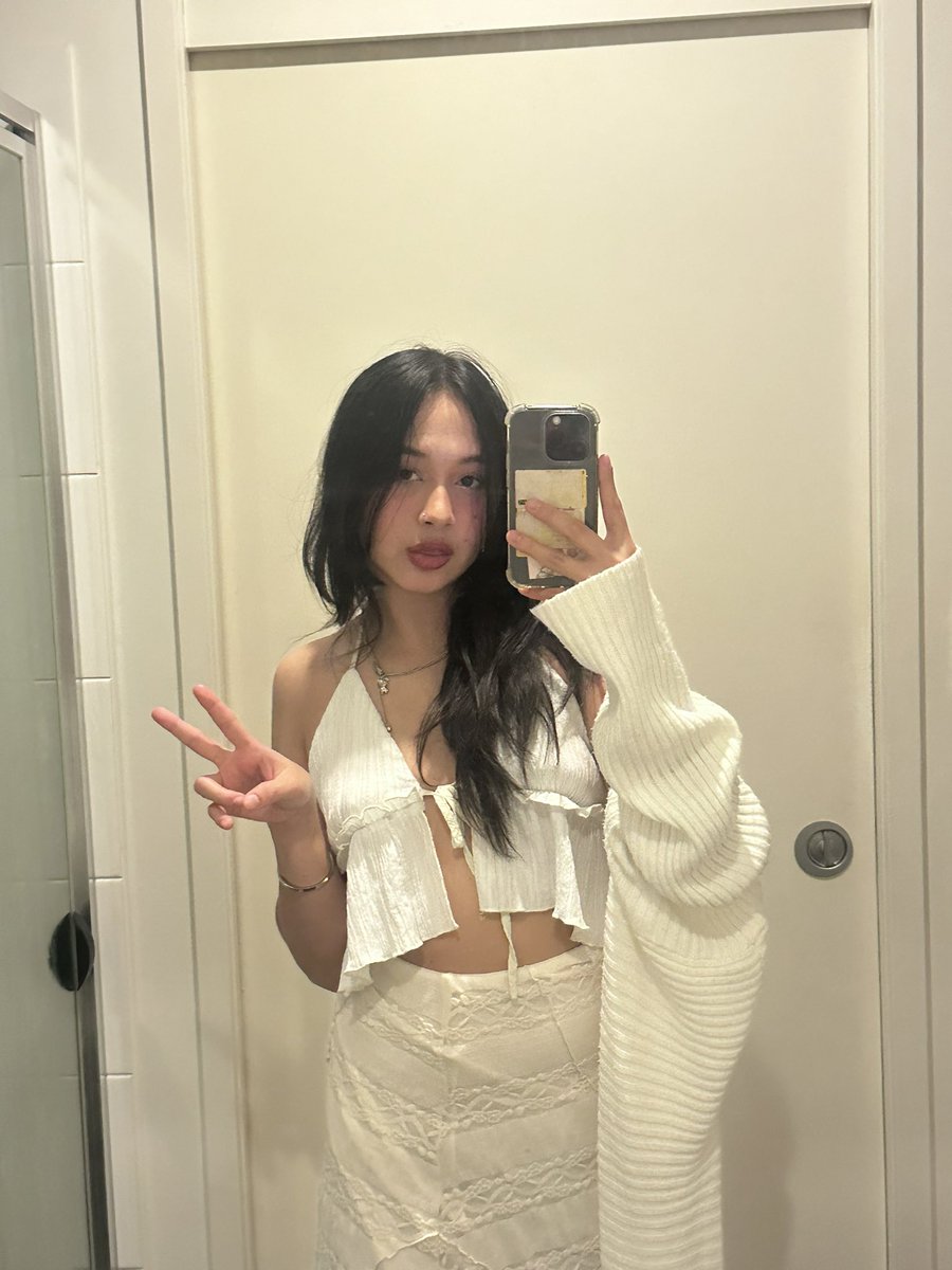 jvsmzn's tweet photo. ootd ^^ https://t.co/VBjjW7GADz