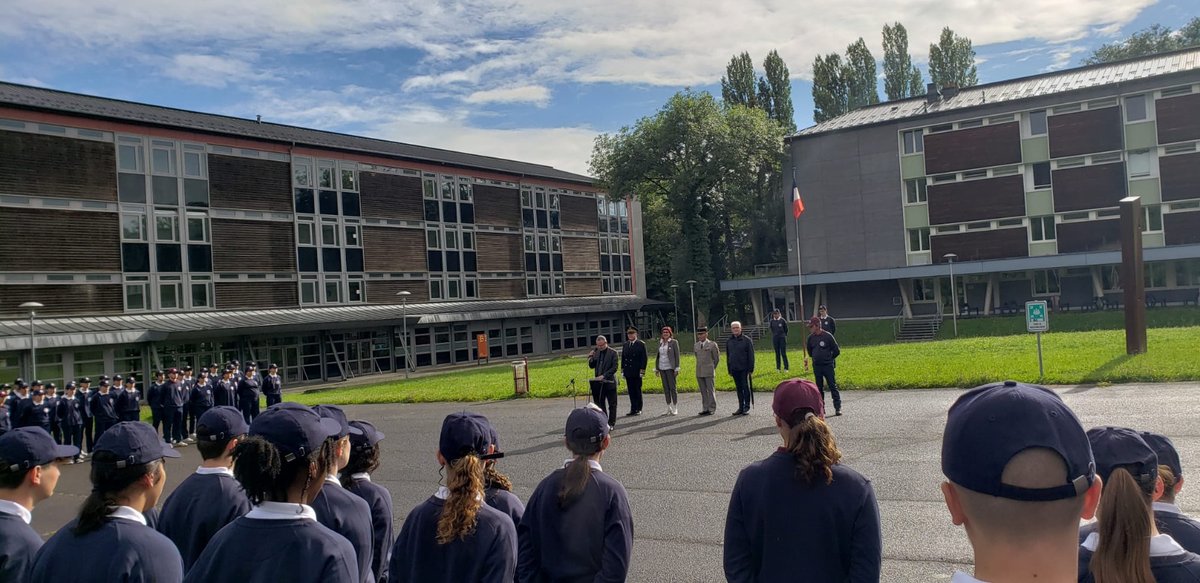 Prefet_90's tweet photo. 🇫🇷 #SNU
✅En présence du sous-préfet Renaud NURY, secrétaire général de le préfecture du Territoire de Belfort, a débuté jeudi dernier la cérémonie d'ouverture du séjour de cohésion du Service National Universel (SNU) , marquant le début d'une aventure citoyenne pour 140 jeunes volontaires issus de divers départements de France.

Au cours de ce stage, de nombreuses activités leur permettront de découvrir et de s'imprégner des valeurs de la République et du savoir vivre ensemble.

👉Nous leur souhaitons un excellent séjour dans le Territoire de Belfort!
@education_gouv, @snujemengage