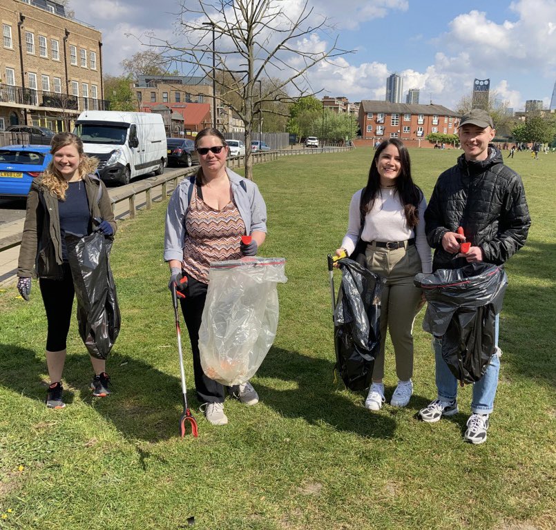 KenParkFriends's tweet photo. Last-min tidy-up and litter-pick THIS MORNING, Tues July 9 before today’s @londoninbloom inspection at 1pm. Meet Rita outside the park cafe at 11am. She’ll provide all the necessaries.  Pls do pop over if you can, to help get the park looking as fab as poss! #kenningtonpark #fokp https://t.co/GntT2EUNFM