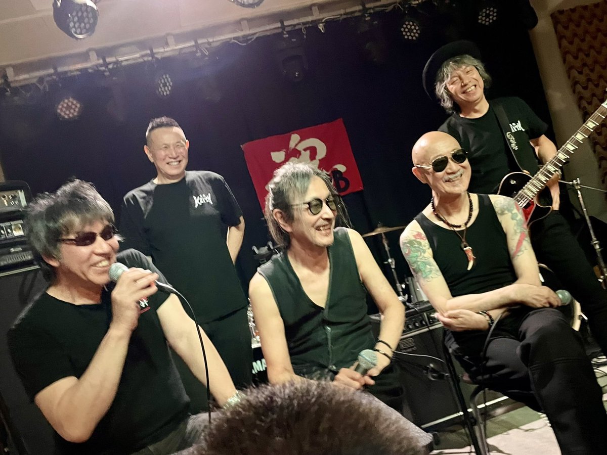 saigen3's tweet photo. 7月6日 keith降臨
クラブウォーターが西成に移り
これ以上入るのは無理という動員記録を叩き出したそうです✨
ドリンクも追い付かないほどの売れ行き🙌
会場にいた全ての皆様に感謝致します✨
トークタイムでのこの笑顔
全員笑ってますね!
これが全てです! https://t.co/nMMEe4xExJ