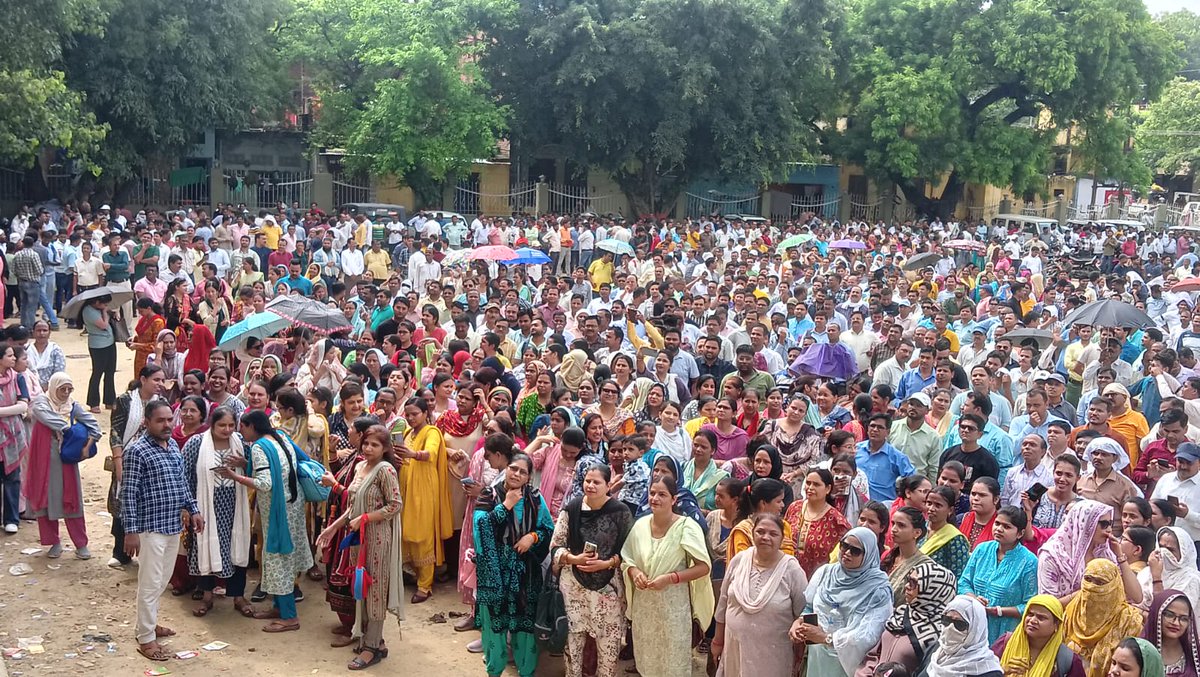 #boycottऑनलाइनहाज़िरी

#BoycottOnlineAttendance

#UPbasicEducation

#संघे_शक्ति_सर्वदा

#boycott_ZeeNews