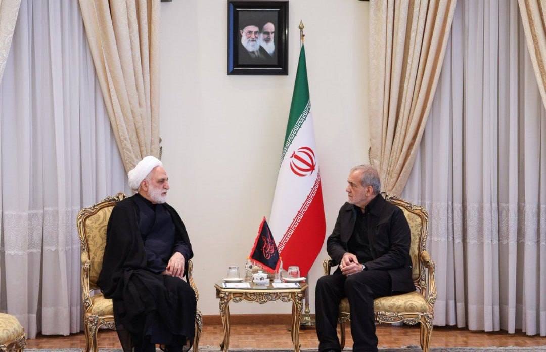 PressTVElection's tweet photo. Iran’s judiciary chief Gholamhossein Mohseni Eje’I met with President-elect Masoud Pezeshkian in Tehran.

#IranVotes2024 https://t.co/KzyMT1p9s7