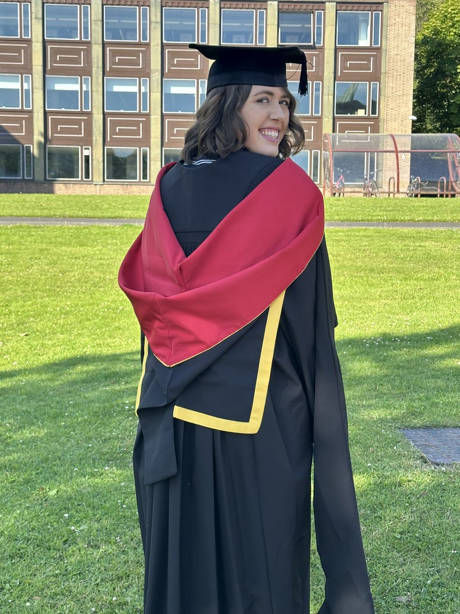wiggsy97's tweet photo. BSc, MSc, OMG 🎓👩🏻‍🎓 https://t.co/ztxu9btmin