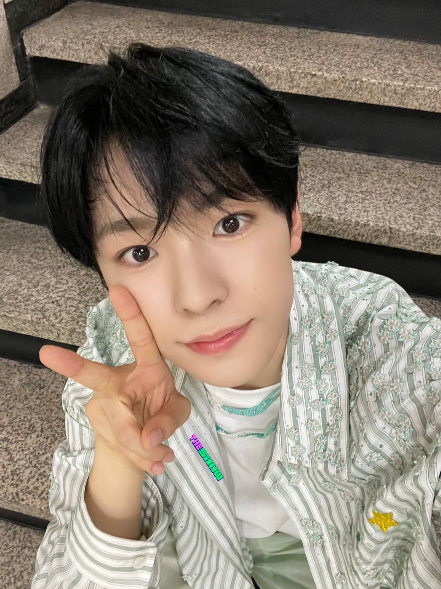 theshow_offcl's tweet photo. [★359회 더쇼초이스 후보②]
더쇼버드가 시즈니를 위해
말랑 콩떡 러블리한 
짱위시 셀카를 소듕히 가져왔SHOW💚
∧(๑•ɞ•๑)∧⠀~♬
         ⑃ ⑃      ~♪♯
         🎁     ⠀ ⠀
#Songbird #NCTWISH #더쇼 @nctwishofficial https://t.co/Kq7IYpmQQ6