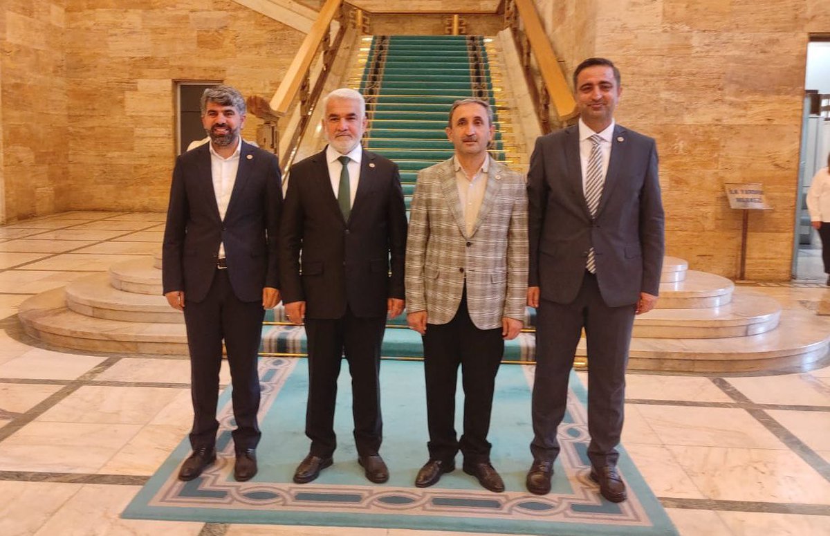 mutaand's tweet photo. Bu dört yiğit bugün  maskeleri düşürecek 
Kim söylediğinin arkasında kim değil belli olacak 
Slogan değil icraat günü bugün 

#ülkemdesiyonististemiyorum Hamas
#SONDAKİKA #Salı #Gazze #Israel https://t.co/xn8KsltCCo