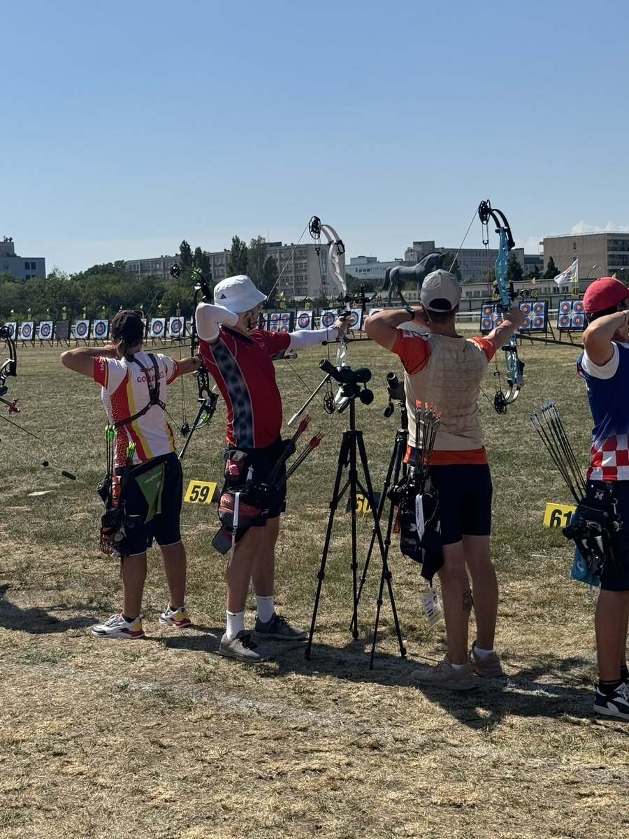 realianclark's tweet photo. Qualification today for Fin C at the European Youth Championships in Ploieşti 🇷🇴

@ConsortiumTrust @WolfretonSport @WolfretonSch @CottinghamHigh @HessleHigh @HullUniSport https://t.co/OhyqoLbKpS