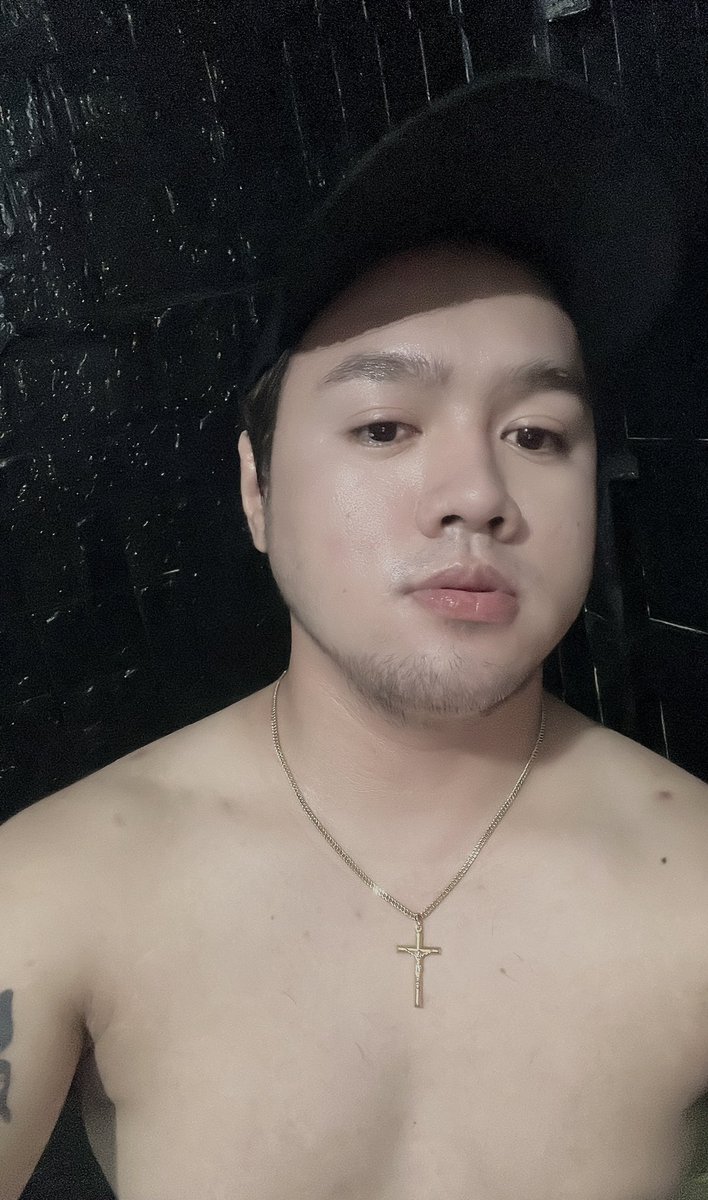 de_jervy's tweet photo. NASAKTAN ka man noon,
May isang Tao pa ring dadating sa buhay mo, 
Para ipadama sa'yo na mahalaga ka at Hindi ka kapalit palit. 

#modeling
#MoreBlessings😇
#goodevening
#chubbyme🐷 https://t.co/sjw7FXAj8w