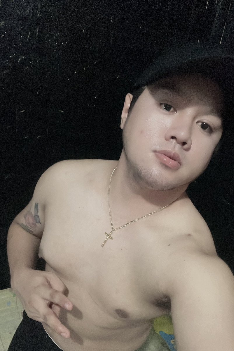 de_jervy's tweet photo. NASAKTAN ka man noon,
May isang Tao pa ring dadating sa buhay mo, 
Para ipadama sa'yo na mahalaga ka at Hindi ka kapalit palit. 

#modeling
#MoreBlessings😇
#goodevening
#chubbyme🐷 https://t.co/sjw7FXAj8w