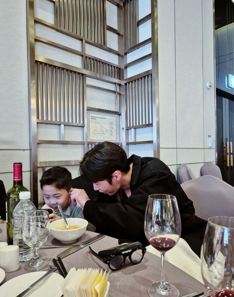 JaeWookBrasil's tweet photo. Tão fofo tão cedo de manhã, meu amor ❤️ #LeeJaeWook https://t.co/qlN73TjnKt