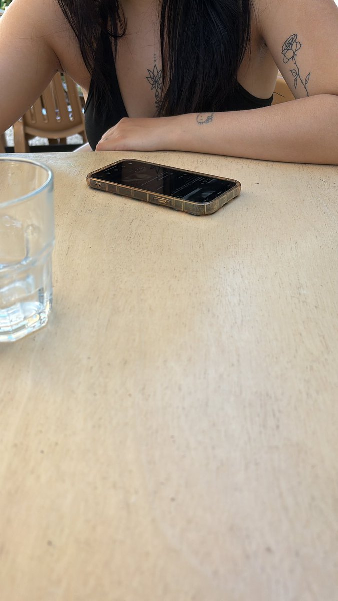 mavetheliar's tweet photo. @tobi526x @shinwnr @Elle999000 @praayy69 was glaubst du sind die fokussierten Dinge in diesem Foto? https://t.co/v9QAgNtryG
