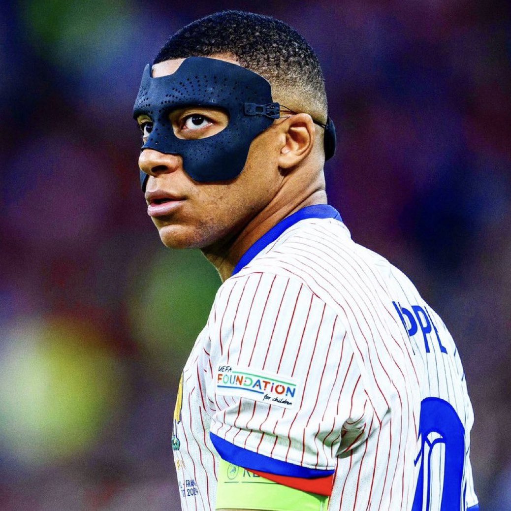 Pediavenir's tweet photo. 🇫🇷 FLASH | Kylian Mbappé est inquiet de la situation de son frère Ethan qui ira au rattrapage pour le baccalauréat. Le français est très perturbé pour le match de ce soir contre l’Espagne. #EURO2024 https://t.co/3pysgTbIvM