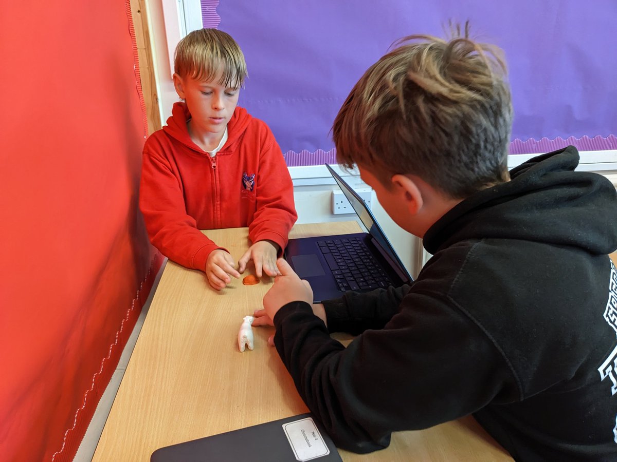 CarrJuniorYork's tweet photo. Amazing animation this morning as part of #shinefest #creative #carrcomputing https://t.co/7fOTMf2EVQ