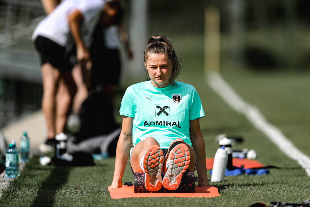 oefb1904's tweet photo. Willkommen im Team, Carina #Brunold 😍👋🏻
#GemeinsamÖSTERREICH https://t.co/H8rfXCC91M