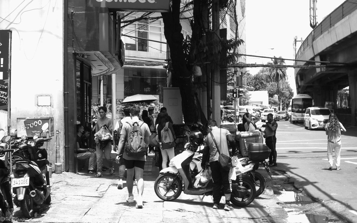 CasiPitik's tweet photo. Quick photowalk around Manila.
📷Olympus Epm1 with Meike 28mm F2.8 

#streetphotography #olympusCamera #meike28mm https://t.co/zoqKOqM360