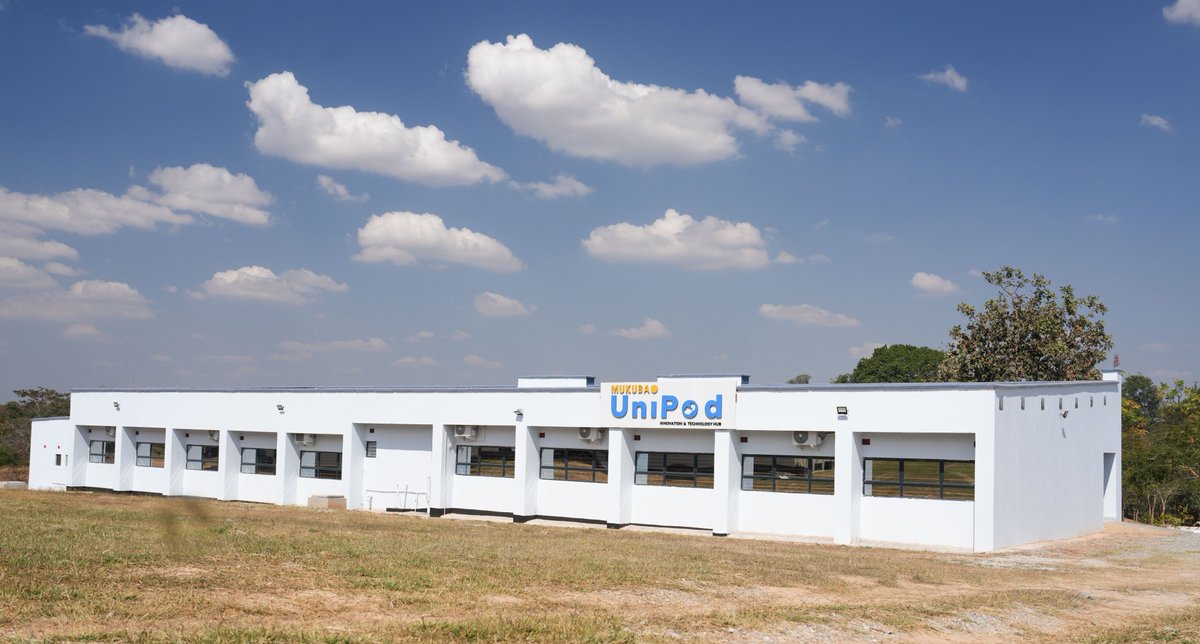 UNDPZambia's tweet photo. Nchimunya uses AI & data-driven tech to transform smallholder farming
Supported by #AccLabZM & @timbuktooafrica's #MukubaUNIPOD, housed in @CBU_ZM, entrepreneurs are scaling innovations w/ the tools & networks gained from accessing the pod
🔗Learn how: https://t.co/GVv38xvtra https://t.co/LneDwpuAox