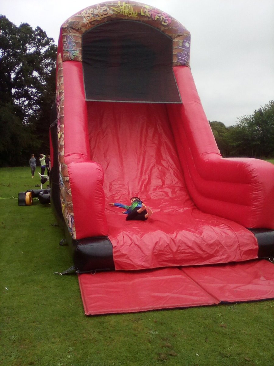 PottenEndSchool's tweet photo. Year 6 fun day begins.  No rain please! https://t.co/WRkbteucgW