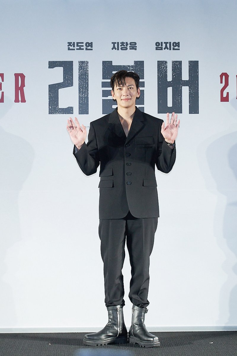 megabox_plusm's tweet photo. 예비 관객들 마음 조준 완❤️
<리볼버> 연기 테마파크라던데...
케미 장전한 <리볼버> 제작보고회 현장!
<리볼버> 8월 7일 극장 대개봉
#리볼버 #전도연 #지창욱 #임지연 #오승욱감독 #8월7일극장대개봉 https://t.co/78EGIo1ggd