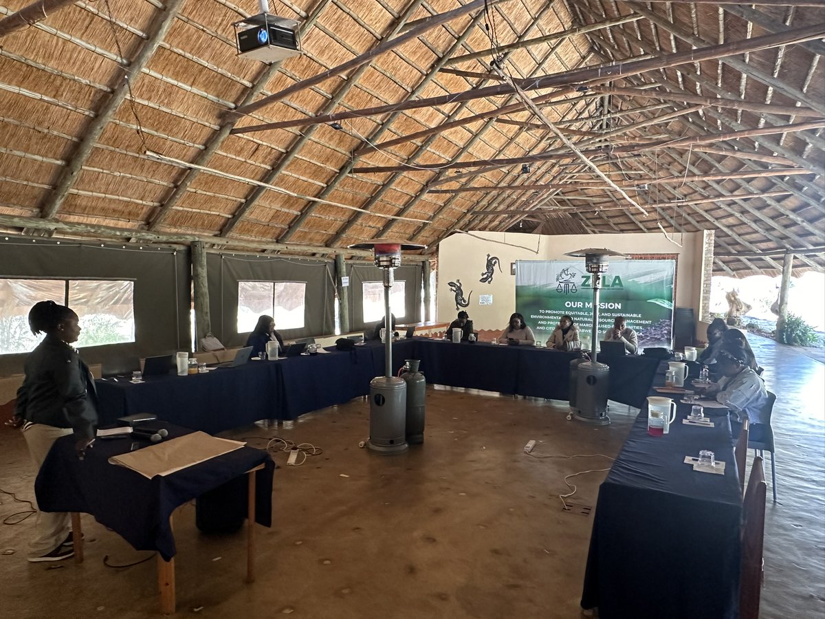 We recently held a feedback meeting with climate and environmental journalists from Zimbabwe to understand their experiences in practice. 

A lot still needs to be done to improve the quality and quantity of  environmental reportage in the country. 

Key takeaways 👇👇
#Thread