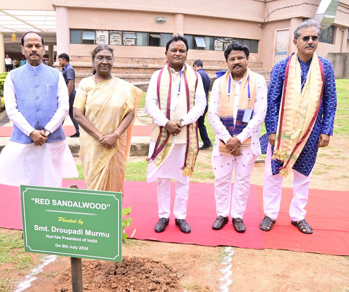 GovernorOdisha's tweet image. '#India have a wonderful heritage of traditional scientific knowledge, some of which has not been fully harnessed, therefore, I advise the new generation to revive the treasure of indigenous knowledge,' said the Governor.