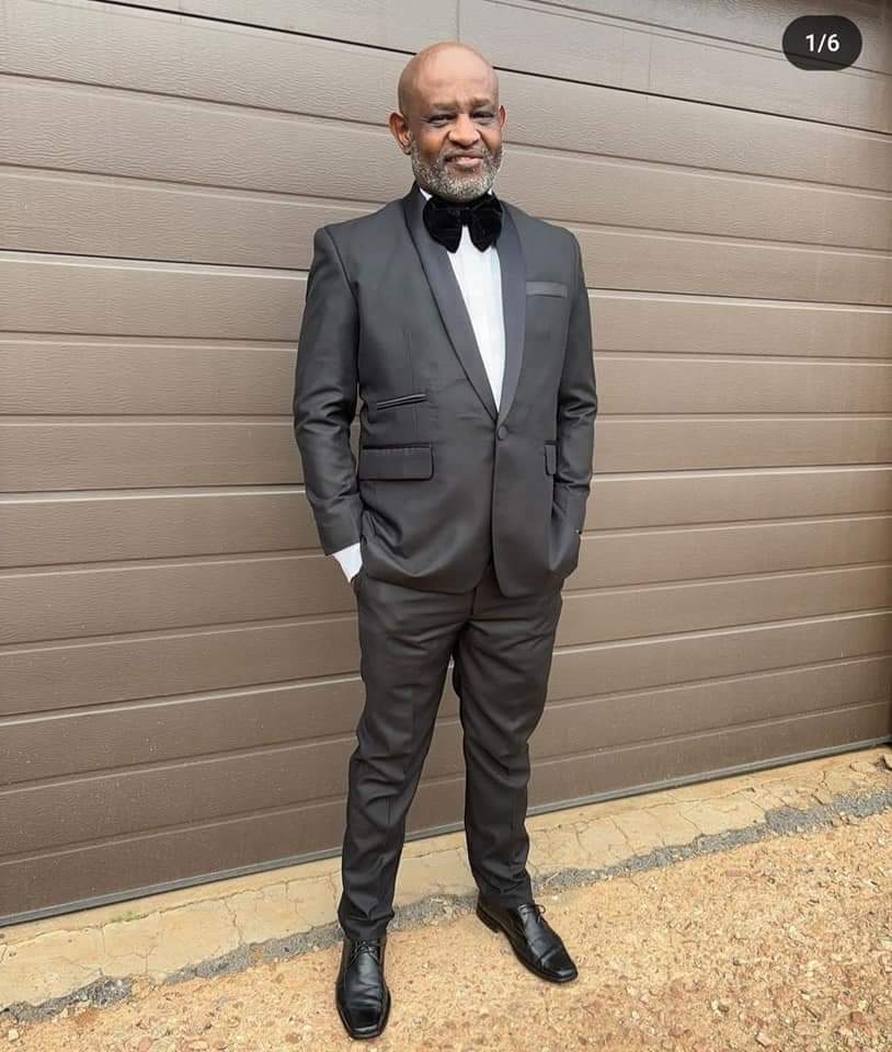 Veetra__'s tweet photo. Sello Machitje was hijacked yesterday around Evaton/Vaal and taken captive. 

He was driving a Silver Nissan Navara and it was found in Alex. 

He is still missing. Anyone with info, call Kgosi on 0794631511. https://t.co/wpJUlgvlif