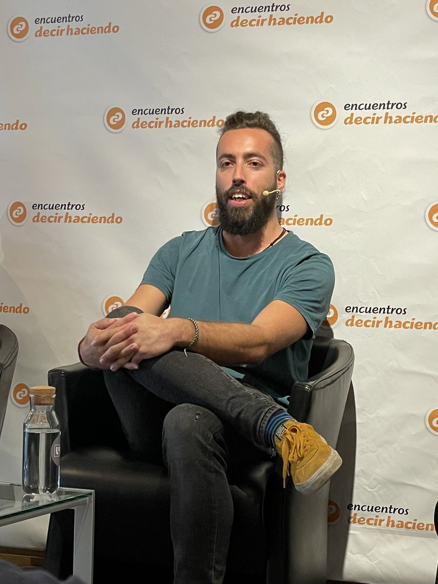 makinaccion's tweet photo. En @eclekte, activismo energético y social como base para liderar no solo las mejores estrategias o innovaciones tecnológicas sino las que, además, dejan un impacto transformador y positivo desde los valores #DecirHaciendo #cooperarsuma Muy chulo lo que nos cuenta Edu 🙌🏻 https://t.co/BBMKZDjsLi