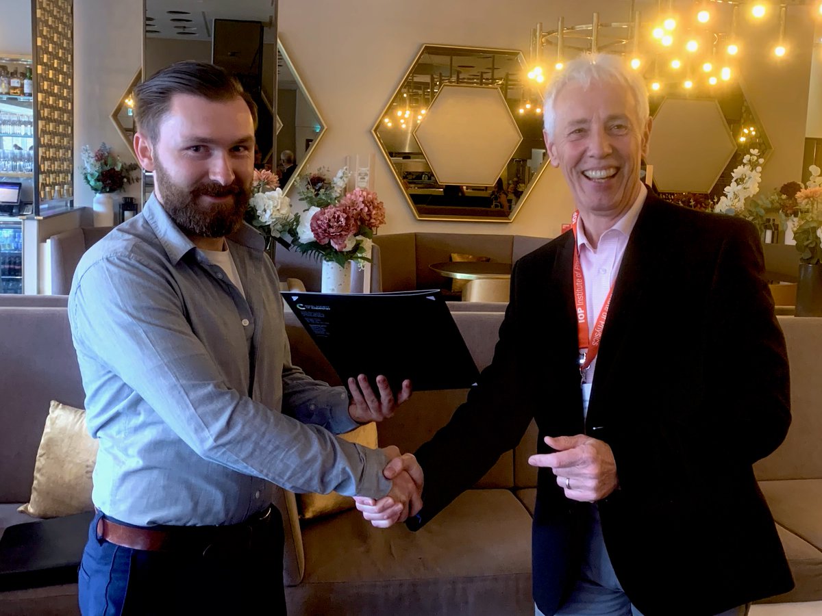 Johannes won the best presentation award at the “Particles at Liquid Interfaces” conference. 
Hooray and congratulations, Johannes!