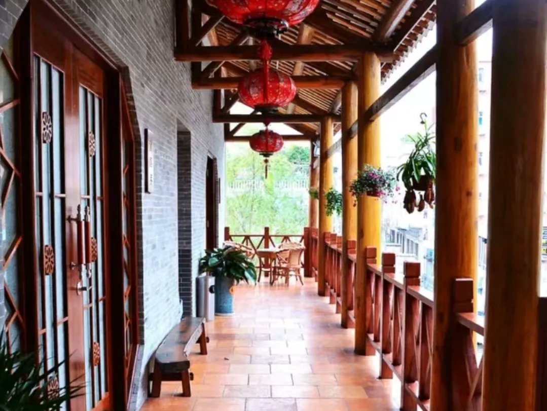 GBA_Foshan's tweet photo. #FoshanSecretKitchen | 顺德“十三姨”私房菜,每一间房间都以黄飞鸿的电影角色命名,武术和美食无缝衔接🥳
Step into ‘Auntie Thirteen’s Private Kitchen’ and unlock the signature Shunde dishes that blend tradition with modernity. Each room here is named after a character from Wong Fei-hung’s movies, seamlessly integrating martial arts with gourmet cuisine. #Shunde #food #foodie #city #FlavorofChina #CityChina #顺德 #CitywalkinChina #China #ChinaTravel #佛山 #中国美食 #comidachina #Foshan #CantoneseCuisine