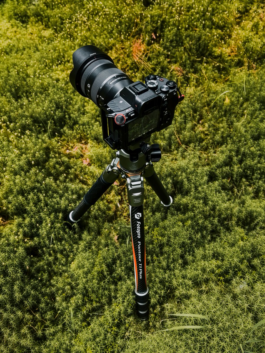 FotoproOfficial's tweet photo. Forest adventure 🏞️📸 T1 Plus Basic+TH-1M for any terrains and any seasons. Gear set up and photos by Poland Photographer Michal Ostrowski. (ig@michalostrowski_fotografia)
#Fotopro #T1Plus #Tripod #wildlife #camerasetup #Poland #photooftheday #photography #Landscapes https://t.co/6PbAPSTuMC