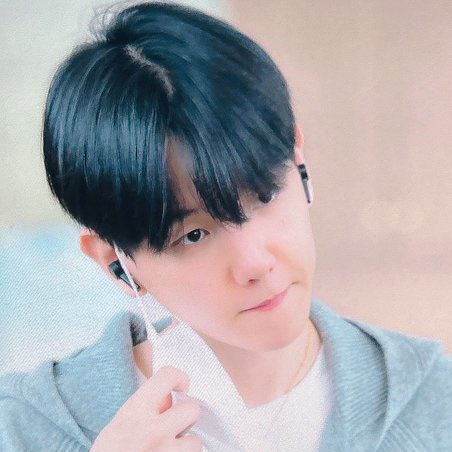 همینقد خوشگل و‌ نرم و ناز رفت اسپانیا نقشه کشتن منو بکشه~قاتل فریبنده من
#Baekhyun <a href="/weareoneEXO/">EXO</a>