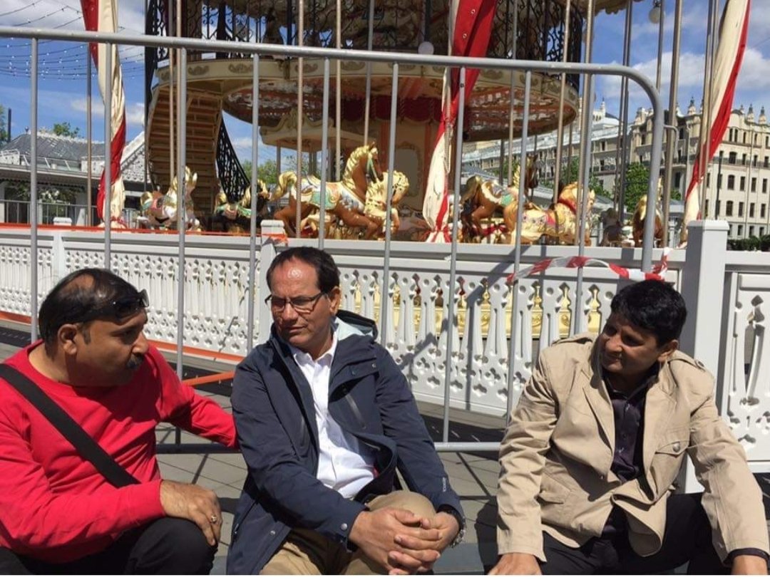 Kavived1's tweet image. मॉस्को चर्चा में है,हमें भी याद आ गई

#russia
#ModiInRussia 
#ModiInMoscow 
#putin
#RIPCartoonNetwork
#Raebareli
#RedAlert