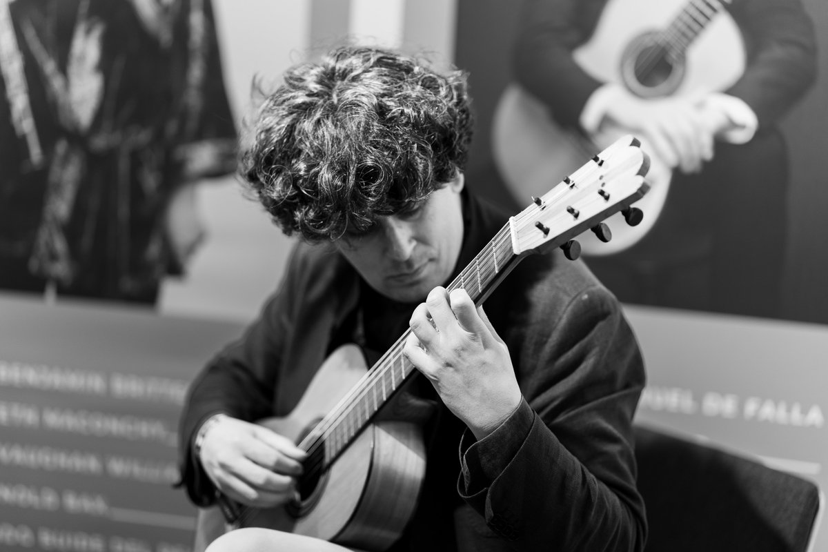 SamuelDiz's tweet photo. Last May in Berlin, attending to @ClassicalNEXT music exhibition, launching our last albums in Poliédrica label and the score "Nocturnal (Bal y Gay)" by @FernandoBuide published in Éditions Fougeray.

With the support of @Xunta-AGADIC. https://t.co/FLVxZGKVXq