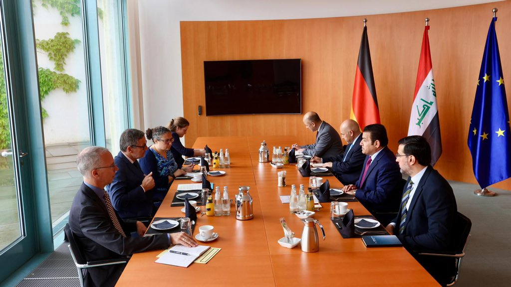 مستشار الأمن القومي العراقي <a href="/qassimalaraji/">قاسم الاعرجي</a> زار برلين واجرى حوارات معمقة مع كبار المسؤولين في الحكومة الالمانية لتوطيد التعاون والعمل المشترك بين البلدين الصديقين 🇮🇶 و 🇩🇪