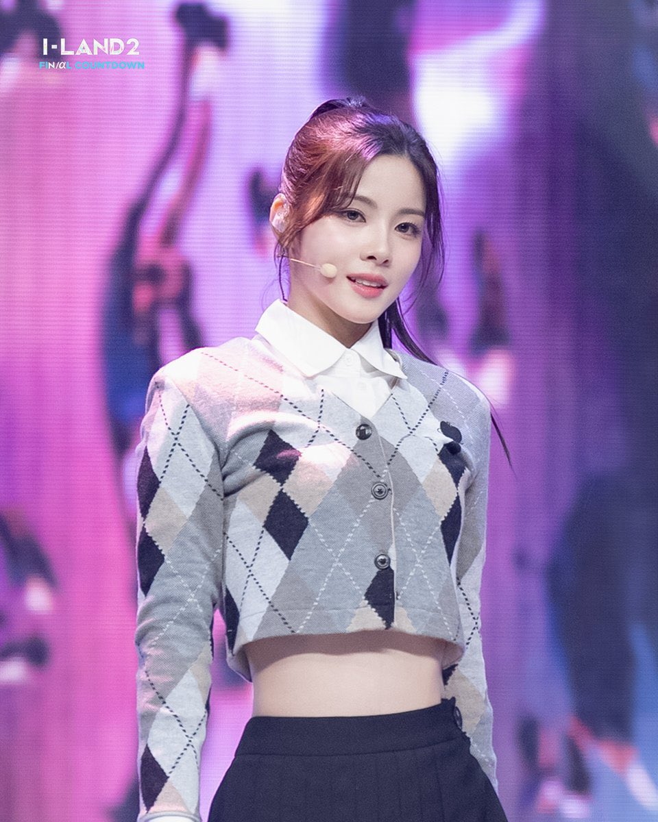 다계절 때도 생각한 거지만
후코 청순밝은곡♡ like 다만세 같은 곡도
잘어울리지만   아련하고감성적인노래도
너무너무  잘해

아무래도 표정을 잘 쓰니까 다 잘 하는 거겟지 🫶🏻