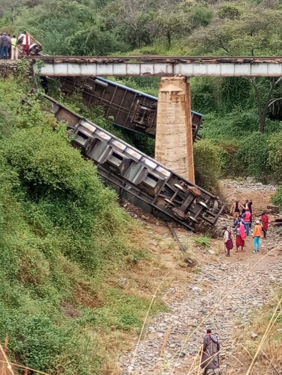 trending_in_KE's tweet photo. A train from Magadi to Kajiado crashed; one person has been confirmed dead, and 30 are critically injured.
#trendinginkenya https://t.co/lI0FRxApjp