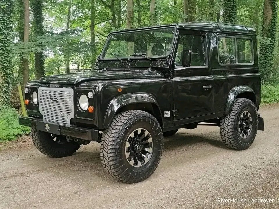 dhikims's tweet image. Which grill do you prefer on a Defender?
Frame 1 will always have my weak.
#DefenderNation
#TeamDefender
