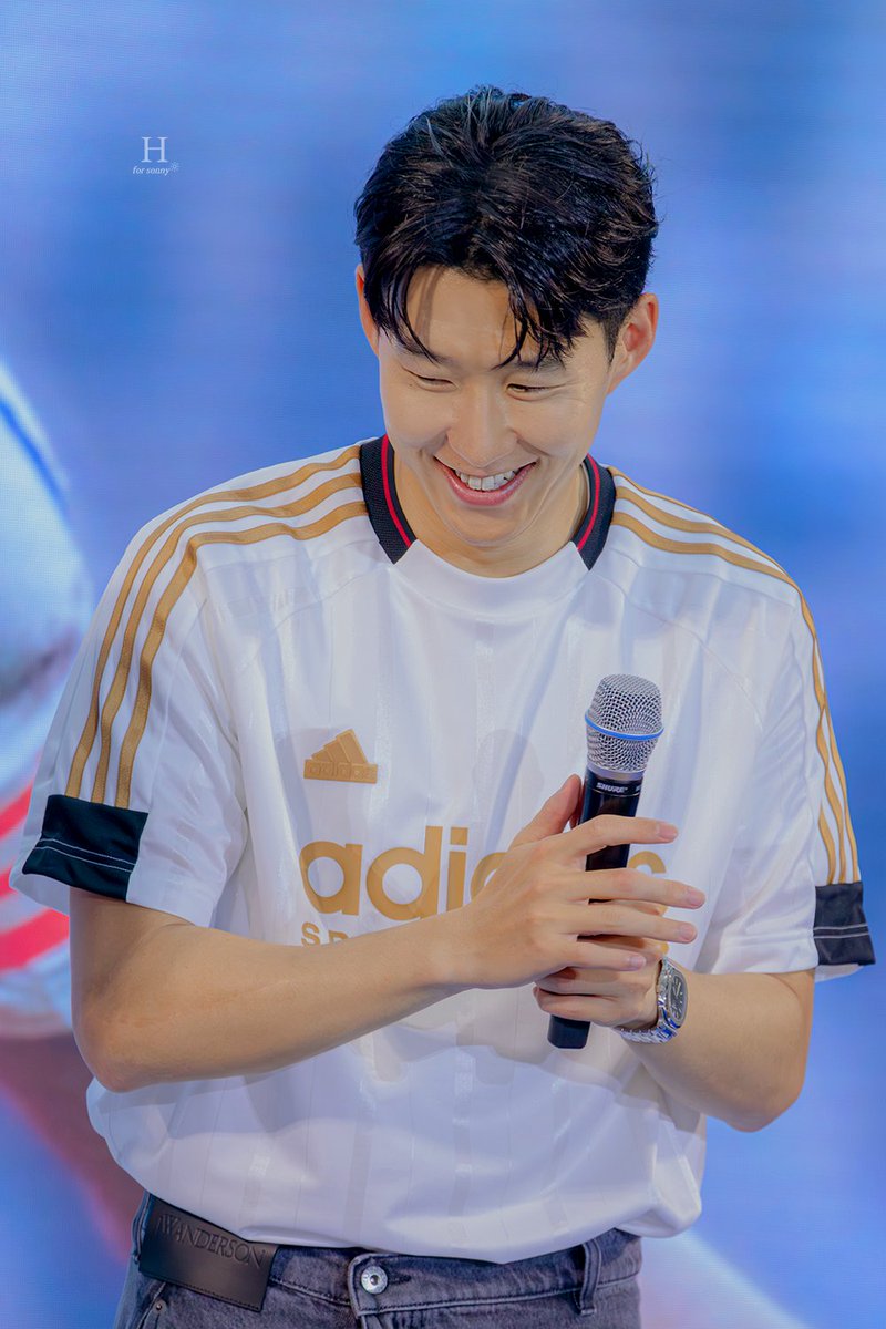 H_hm7_'s tweet photo. 240706 아디다스
#손흥민 #Sonny

나는 예의바른 흥민이,,,가 참 좋다 👏👏👏 https://t.co/6jMLolr3NV