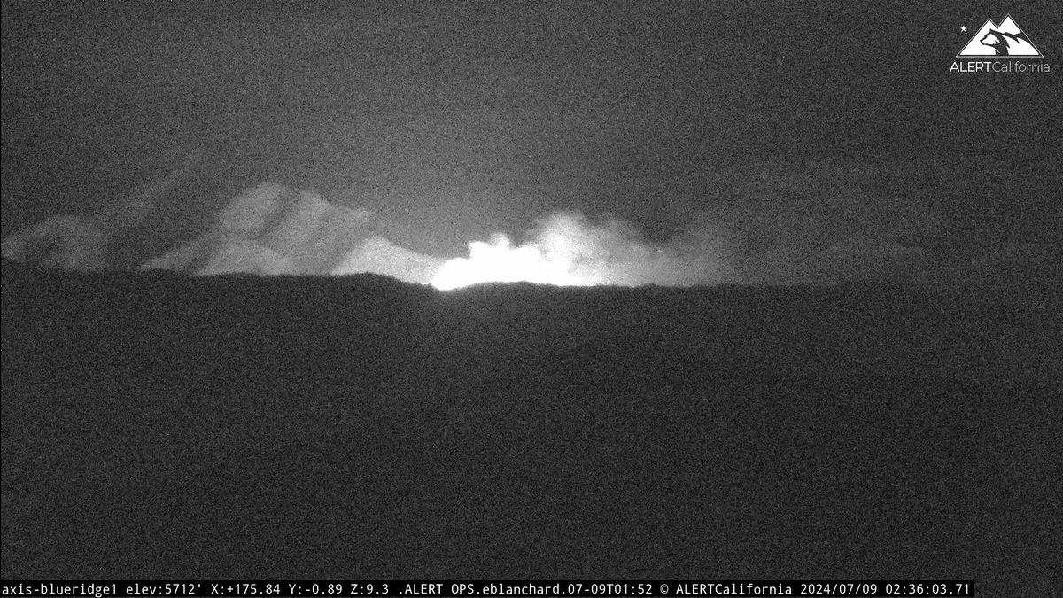 KernFiregraph's tweet photo. New fire burning in the Tule River Reservation looks decently sized #CowFire https://t.co/NFYDGPQ3Mm