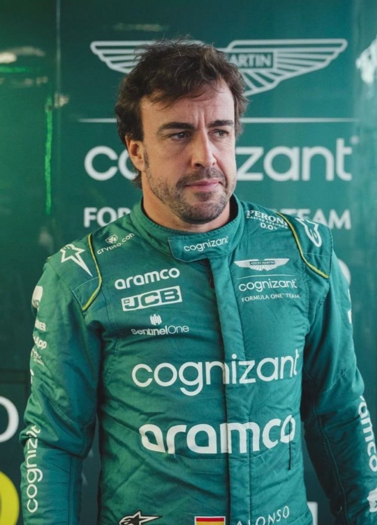 SpeedwearF1's tweet photo. Que elegiríais 

🔁RT  La 33 de Fernando 
❤️FAV España gana la Eurocopa 
💬 COMENTARIO Mundial de Carlos https://t.co/NBIWB1Gl4v