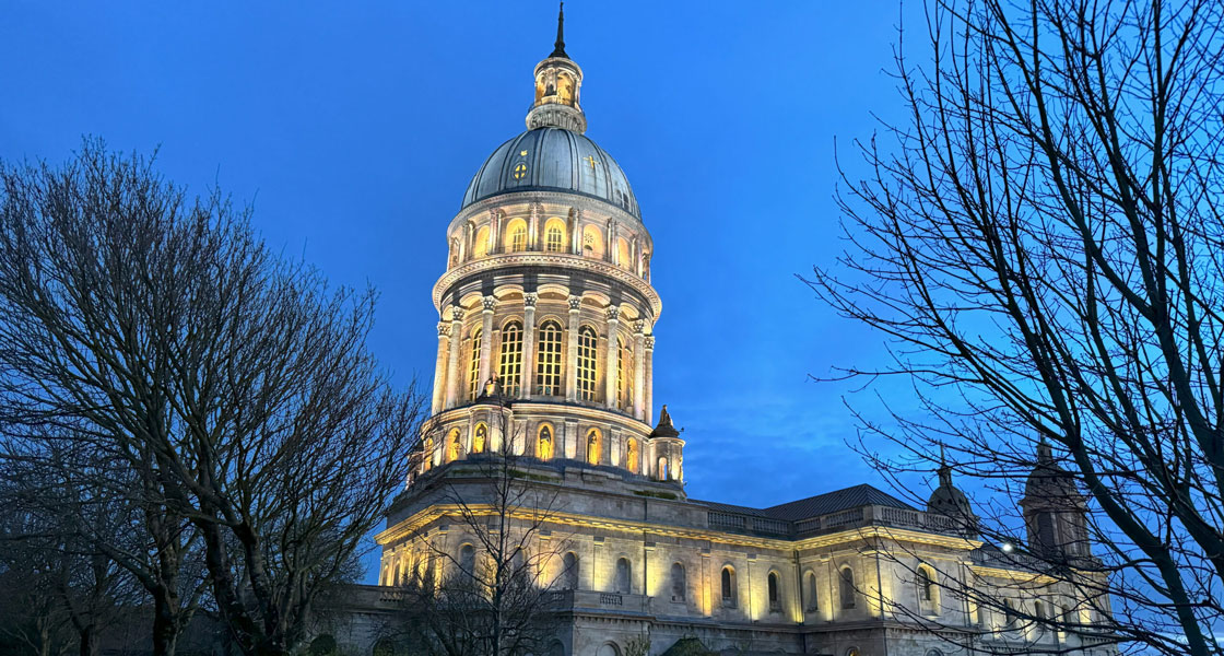 La Ville de Boulogne-sur-mer a obtenu le 3ème prix du Concours Lumières 2024 pour la mise en lumière de la Cathédrale Notre-Dame. ⛪💡

Ce projet a été réalisé par <a href="/CiteosOfficial/">Citeos</a>  avec deux grands principes :   Réemploi et Éco-responsabilité et Respect de la Faune