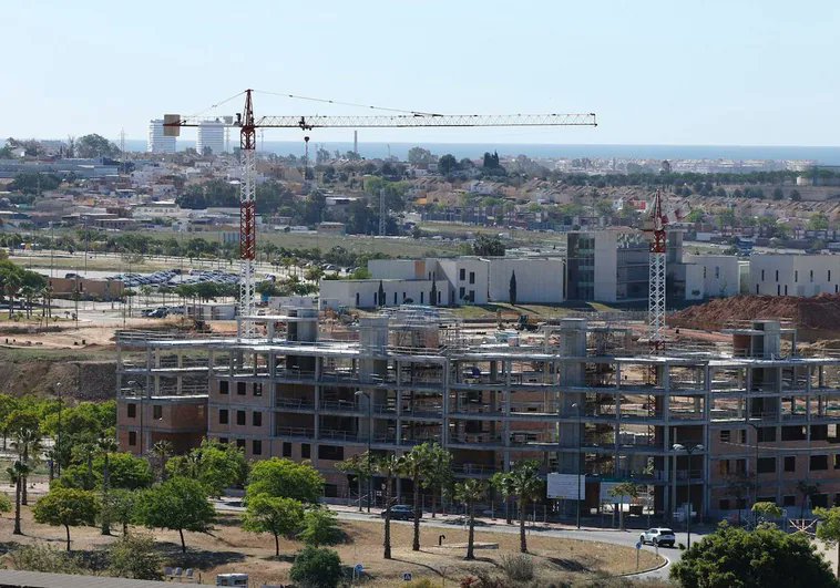 👎🏻🏗️ Málaga necesita que se construyan medio millar de pisos de alquiler asequible cada año

📋 Un estudio de la promotora Culmia concluye que la <a href="/AndaluciaJunta/">Junta de Andalucía</a> debería incrementar un 35% la «ridícula» inversión actual en VPO

ℹ️ diariosur.es/malaga-capital…