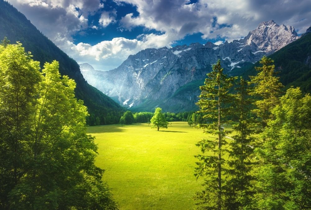 BalcaniCaucaso's tweet photo. Dalla Slovenia alla Francia, passando per il Trentino: AMETHyST è un progetto che promuove la produzione e l'utilizzo dell'idrogeno verde nelle regioni alpine. Cooperazione transnazionale orientata verso la transizione energetica e l'innovazione #E4F https://t.co/y3n9zg9php https://t.co/Gj5sPRXhOk